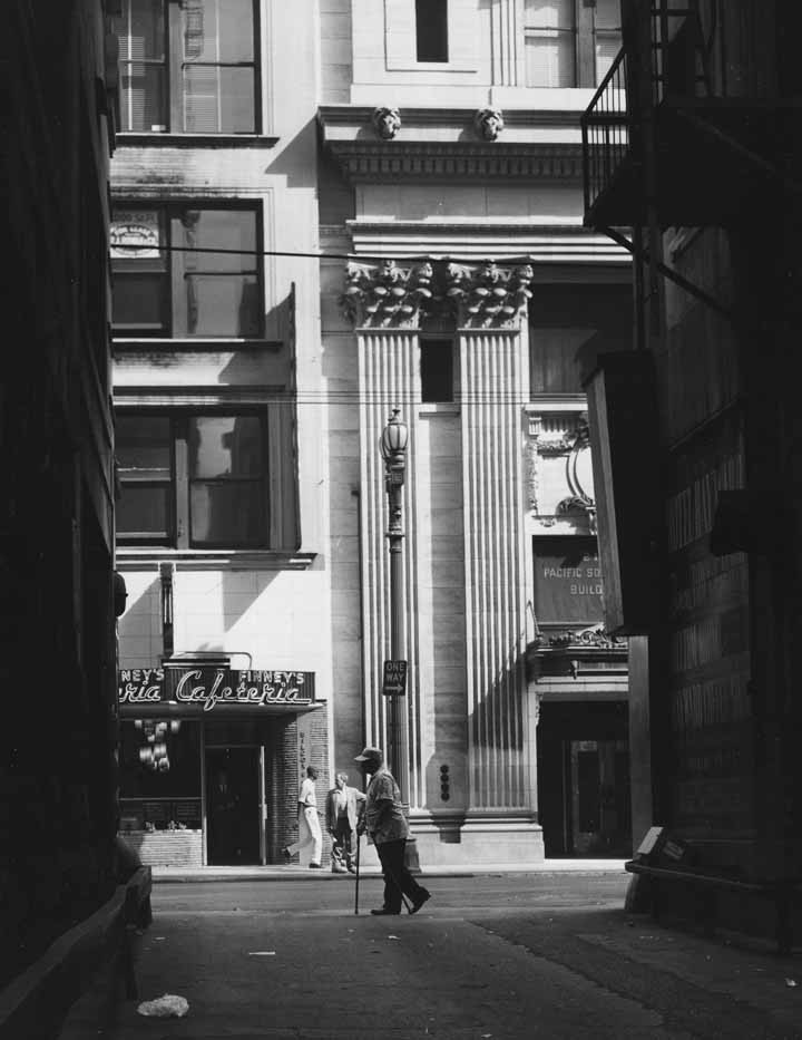 This remarkable interior space is located inside the Eshman Building, which was designed by Los Angeles architecture firm Morgan and Walls and originally constructed in 1898. 

