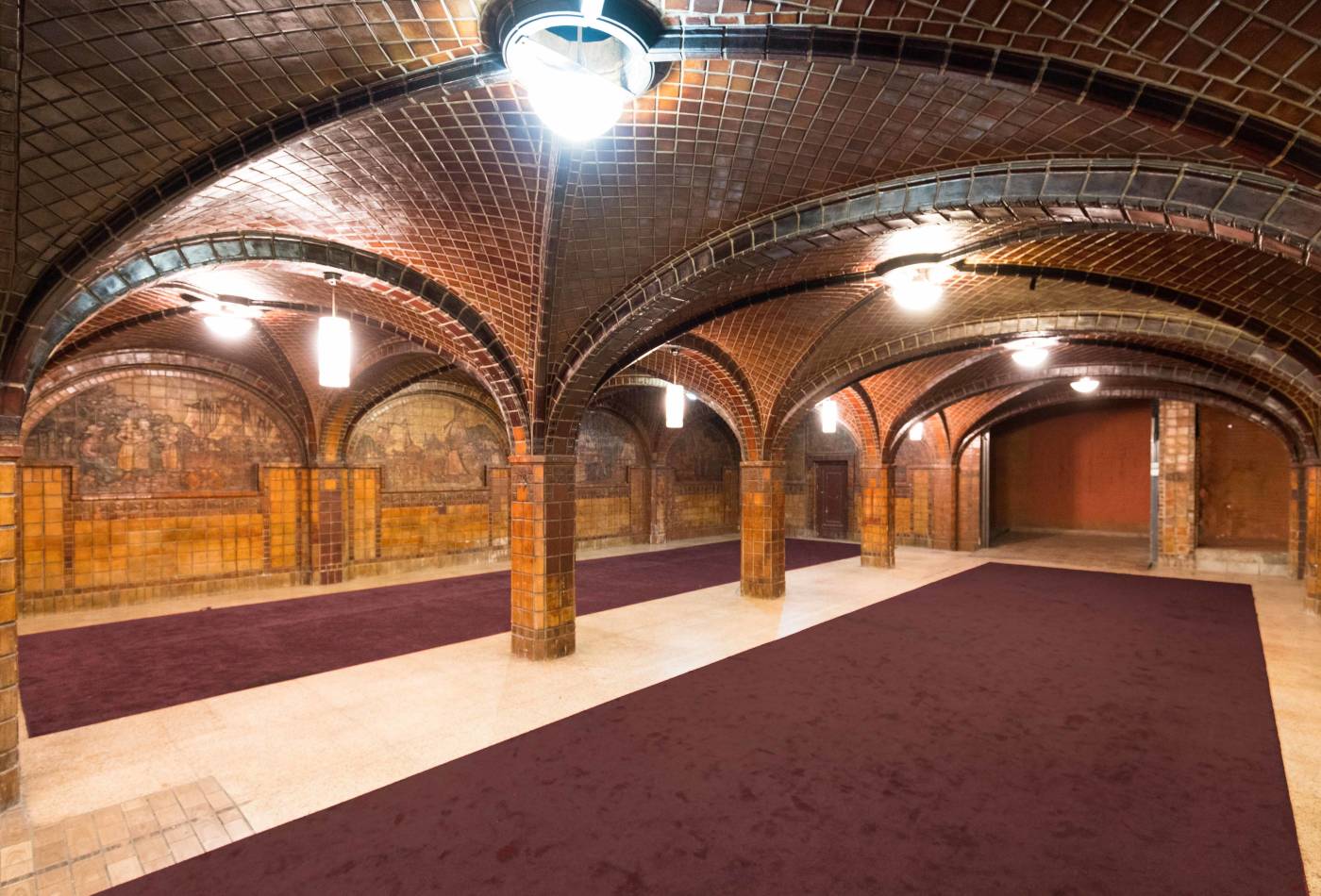 This remarkable interior space is located inside the Eshman Building, which was designed by Los Angeles architecture firm Morgan and Walls and originally constructed in 1898. 

