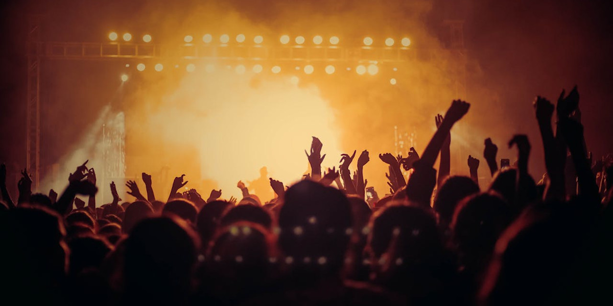 Surviving-Freshers-Week-Your-Ultimate-Guide-to-Navigating-University-Life.jpg