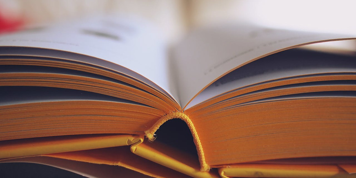 10-books-every-student-needs-on-their-shelf.jpg