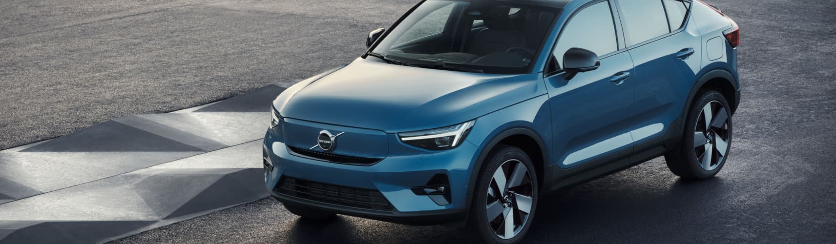 Volvo electric suv in blue