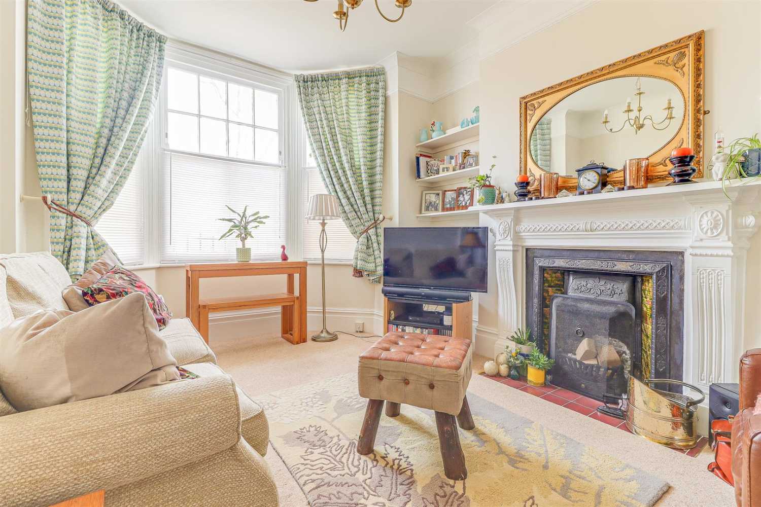 One-bed flat, Westcliff-on-Sea, Essex, £240,000 - interior
