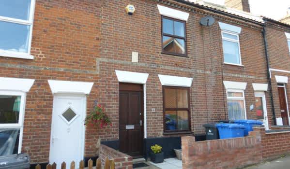 Three-bedroom terraced house for £750 pcm