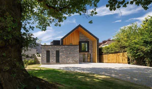 Five-bedroom detached house in Coventry for £995,000