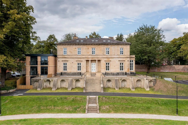Three-bed apartment, Headingly, Leeds, £395,000 - exterior