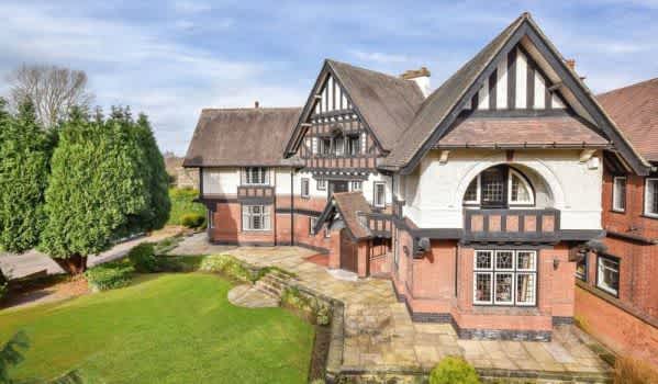Four-bedroom detached house in Nottingham for £735,000
