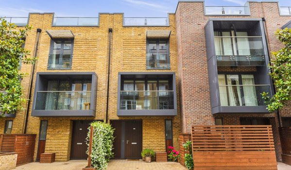 Modern house in Acton