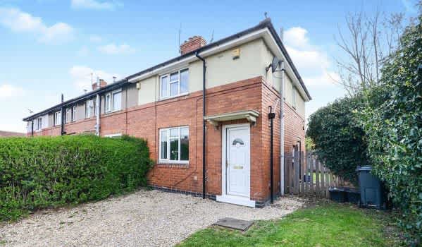Three-bedroom end terrace house for sale in York for £200,000