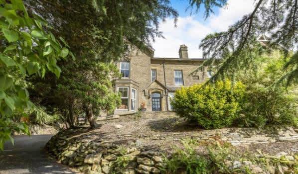 Seven-bedroom semi-detached house for £595,000