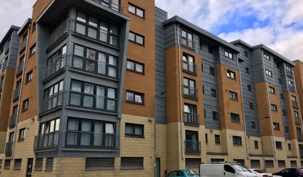 Two-bedroom flat in Glasgow for £105,000