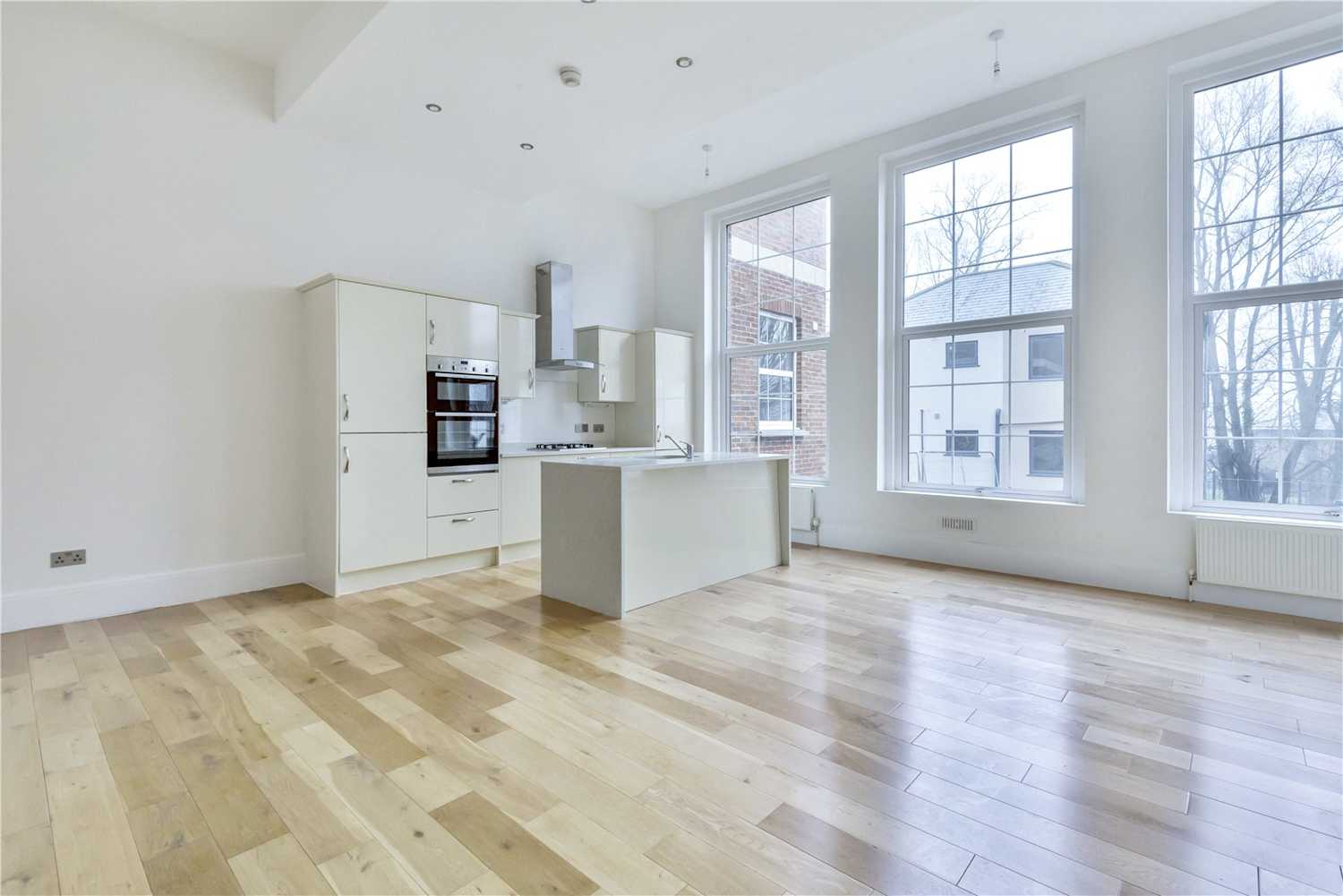 Two-bed flat, Tewkesbury, Gloucester, £235,950