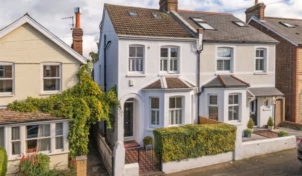 Semi-detached house in Reigate