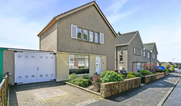 Three bed detached house for sale for £340,000