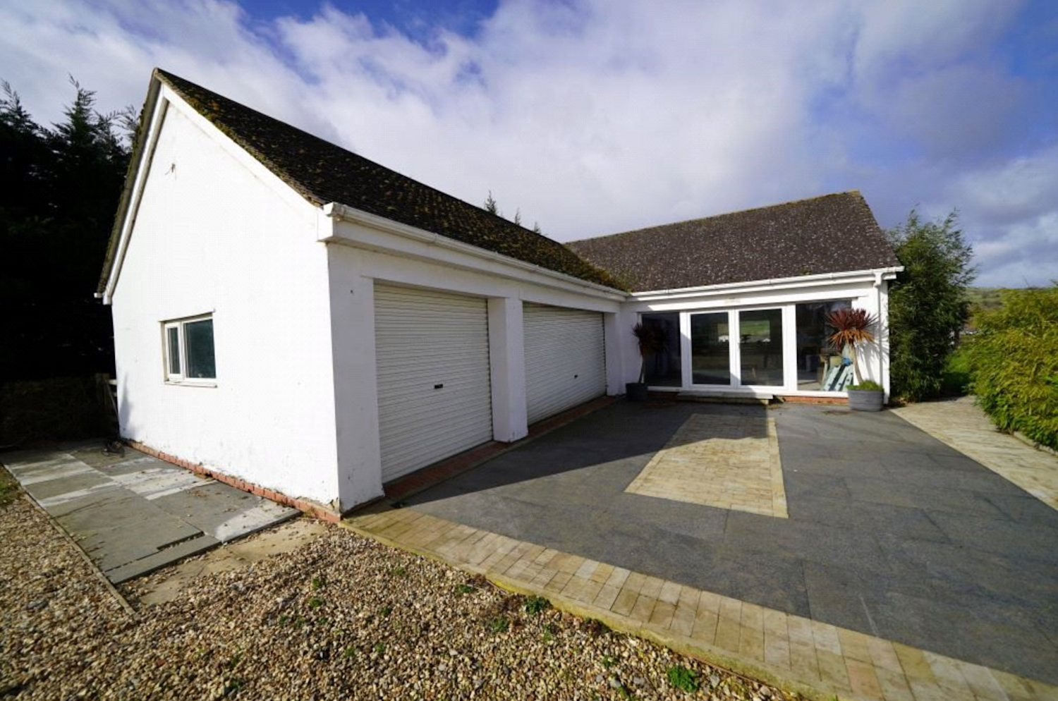 White annexe and garage with beautiful surrounding countryside