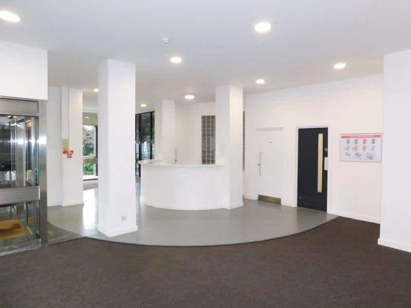 One-bed flat, Bradford, £9,000 - reception area