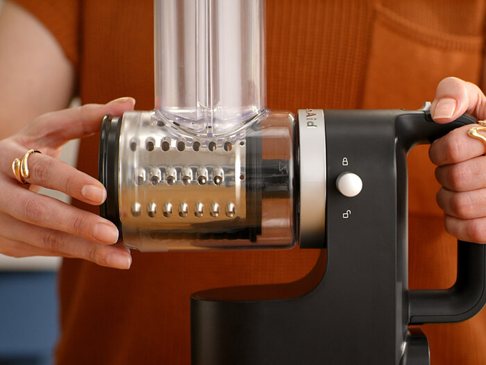 video-placeholder-wrapper-kitchenaid-cordless-go-collection-grater-slicer-shredder-set-up-step-5
