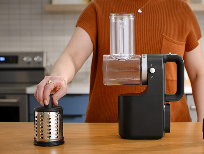 video-placeholder-wrapper-kitchenaid-cordless-go-collection-grater-slicer-shredder-set-up-step-4