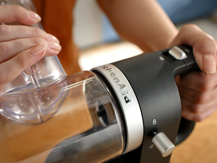 video-placeholder-wrapper-kitchenaid-cordless-go-collection-grater-slicer-shredder-set-up-step-3