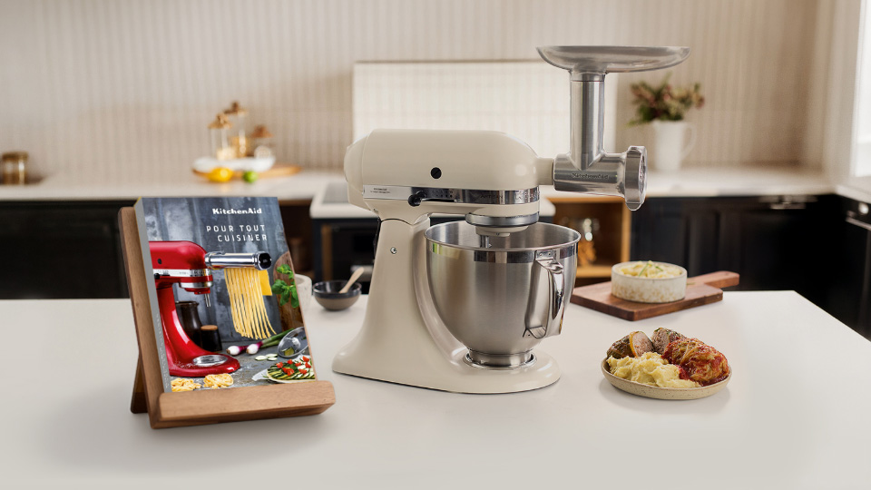 @2x-hp-hero-banner-mobile ice-cream-maker+cookbook-en