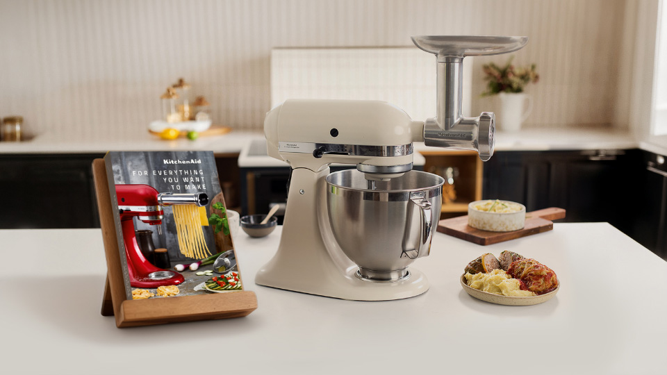 @2x-hp-hero-banner-mobile ice-cream-maker+cookbook-en