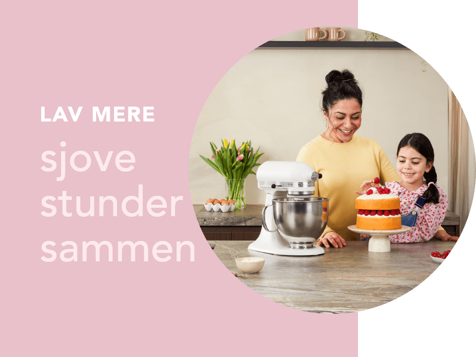 mother-day make-more mum-baking-with-her-daughter dk