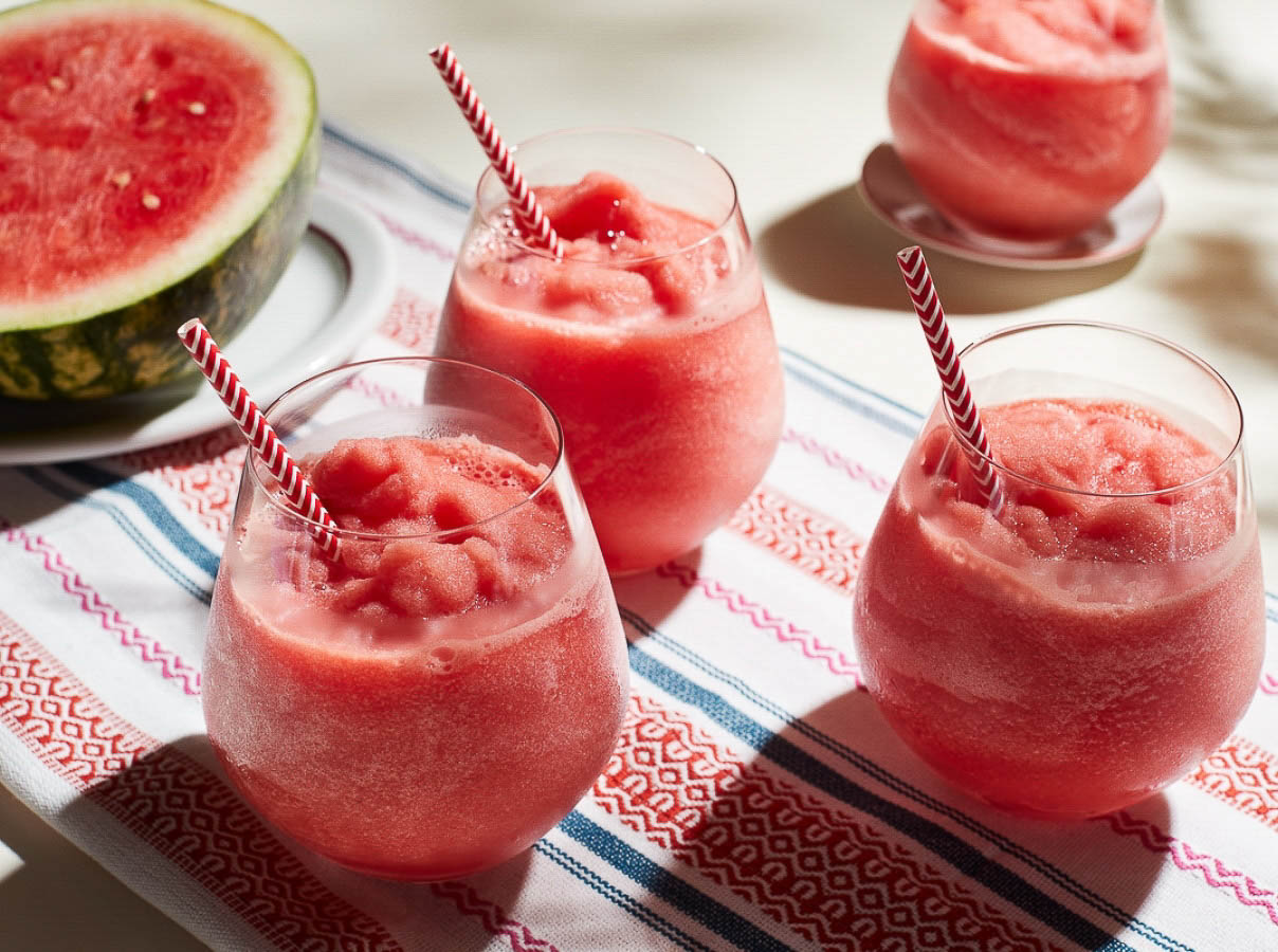 8c29d5450ce8-watermelon-smoothie-with-crushed-ice