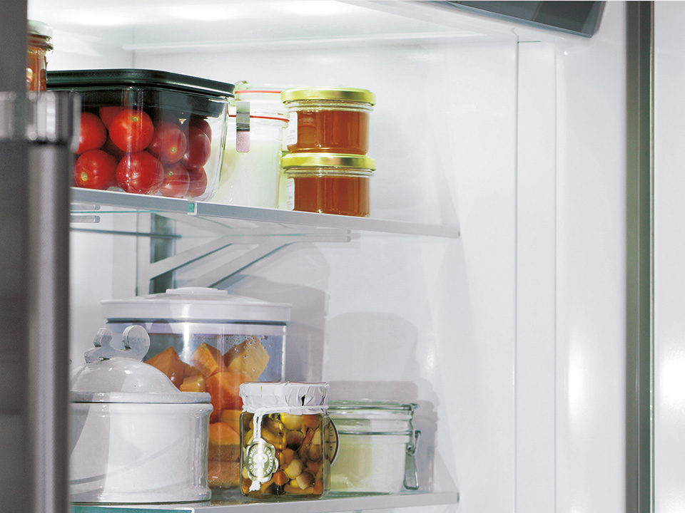 Refrigerator open drawer