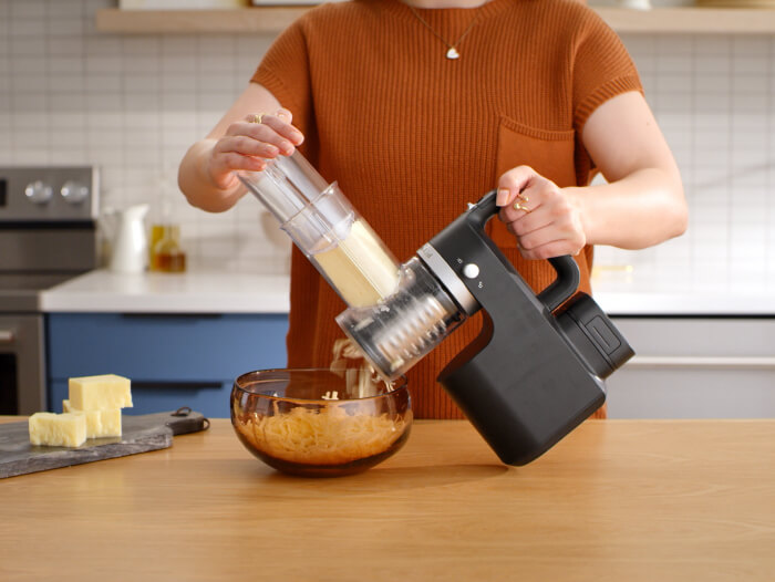 video-placeholder-wrapper-kitchenaid-cordless-go-collection-grater-slicer-shredder-set-up-step-6