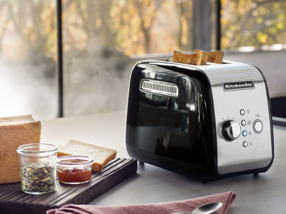 Breakfast-toaster-2-slice-automatic-onyx-black-defrosting-two-toasts