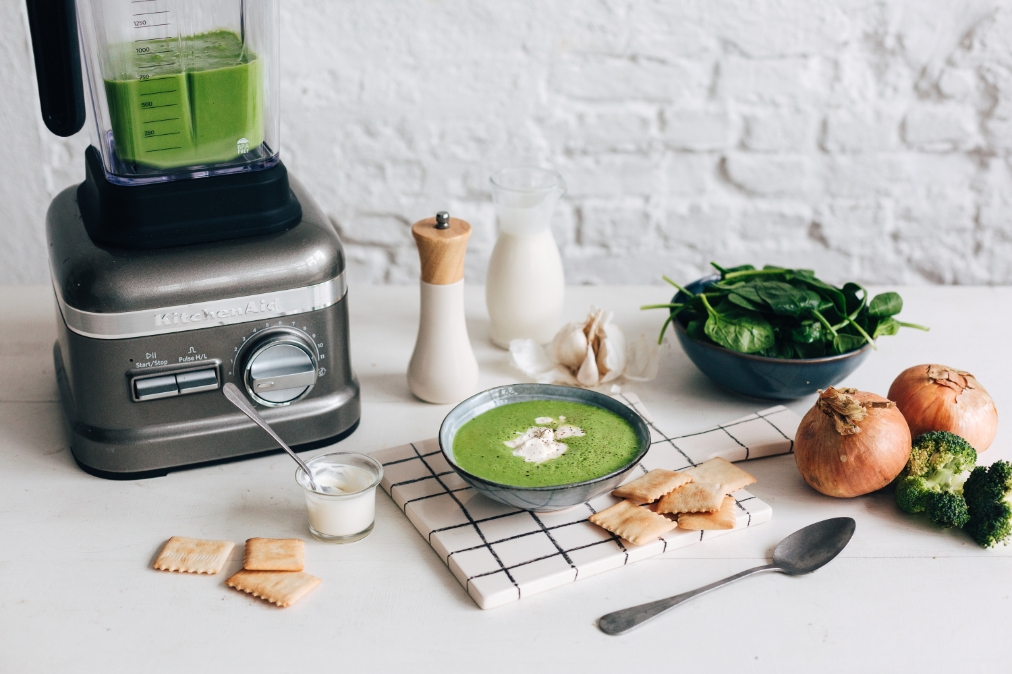 brocoli-and-spinach-soup-with-blender