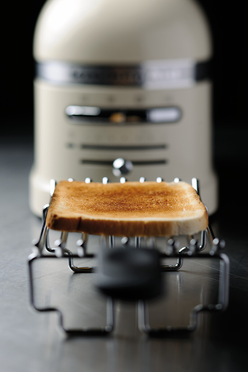 Accessories-bun-warmer-on-toaster