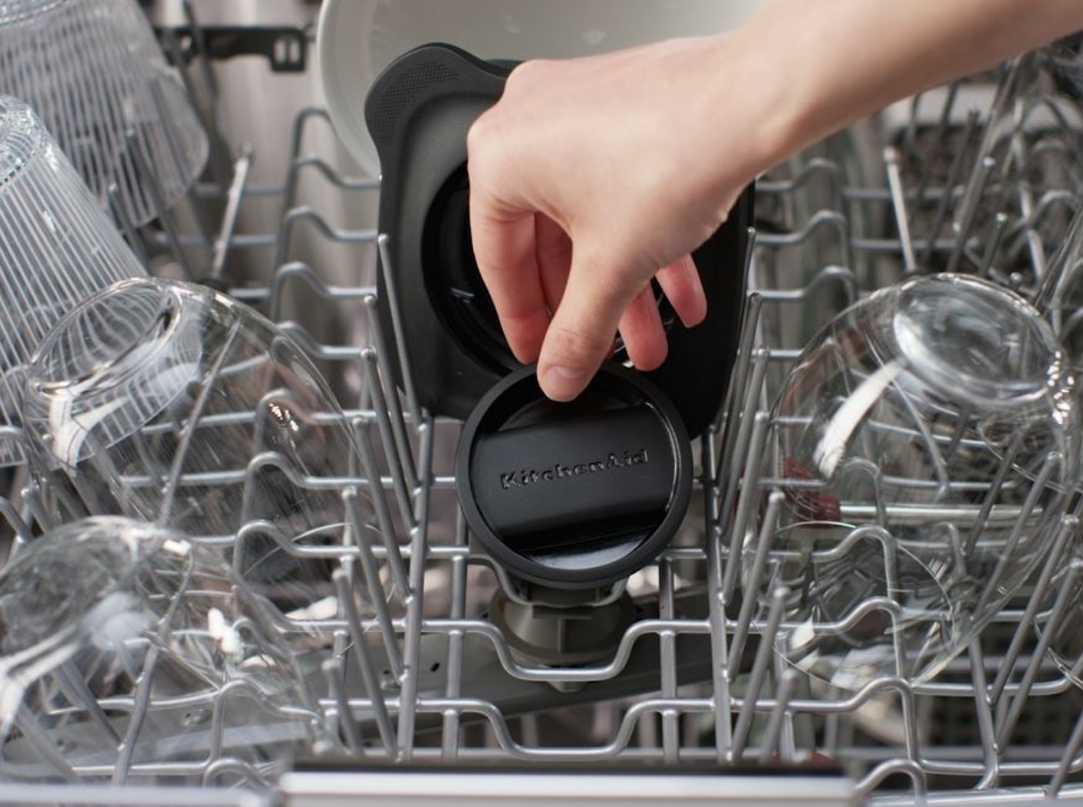 blender-piece-in-dishwasher