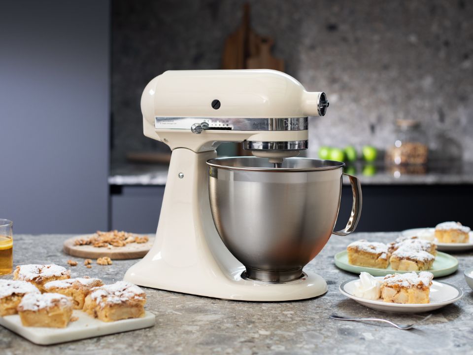Mixer-185-almond-cream-looking-great-on-countertop