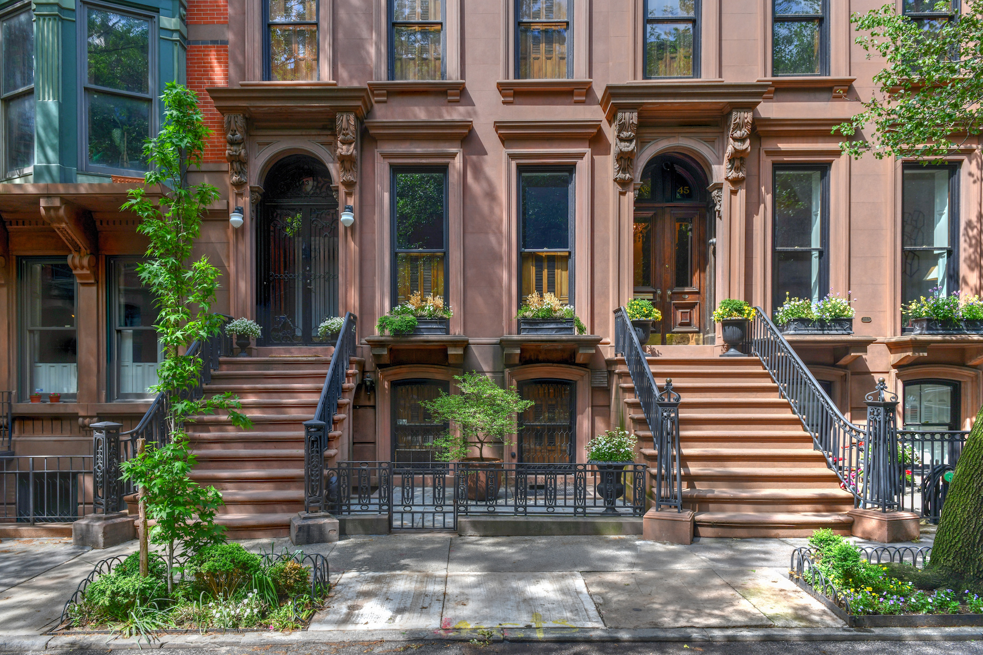Image of a brownstone front stoop.