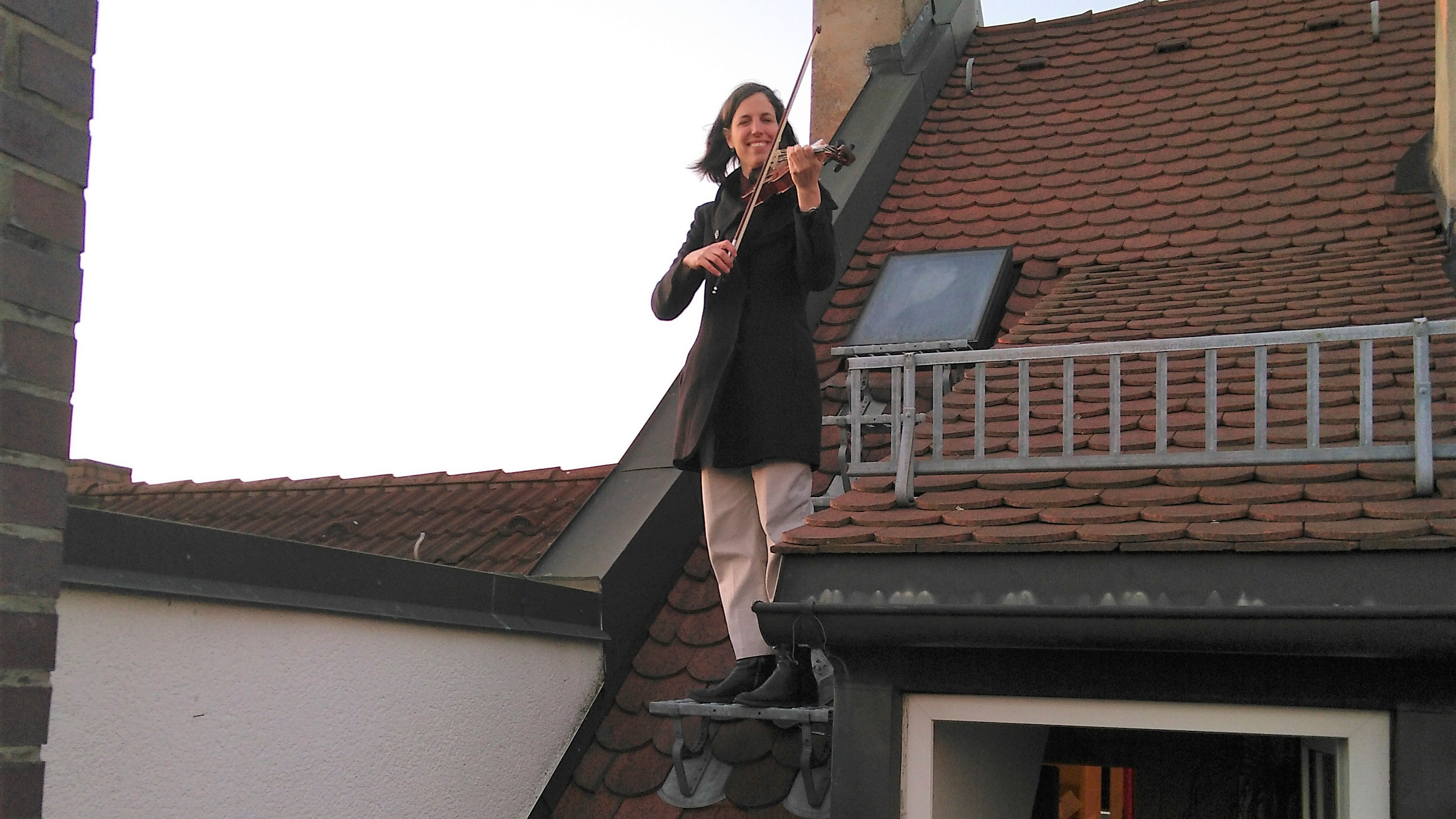 Fiddler on the Roof der besonderen Art - Violinistin Katharina Büll Fiddler on the Roof der besonderen Art - Violinistin Katharina Büll