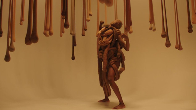 SKIN.BODIES I<br />
Videoinstallation