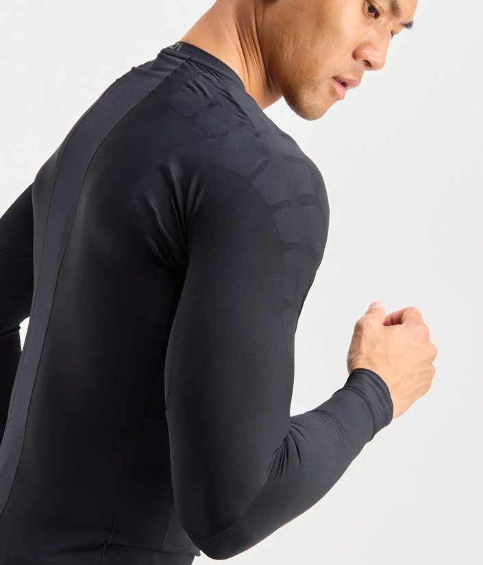 R02-mens-short-sleeve-top-black-4