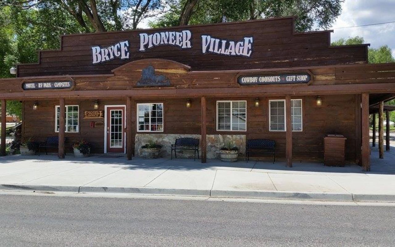 Bryce Pioneer Village | Photo Gallery | 0 - Bryce Pioneer Village Exterior