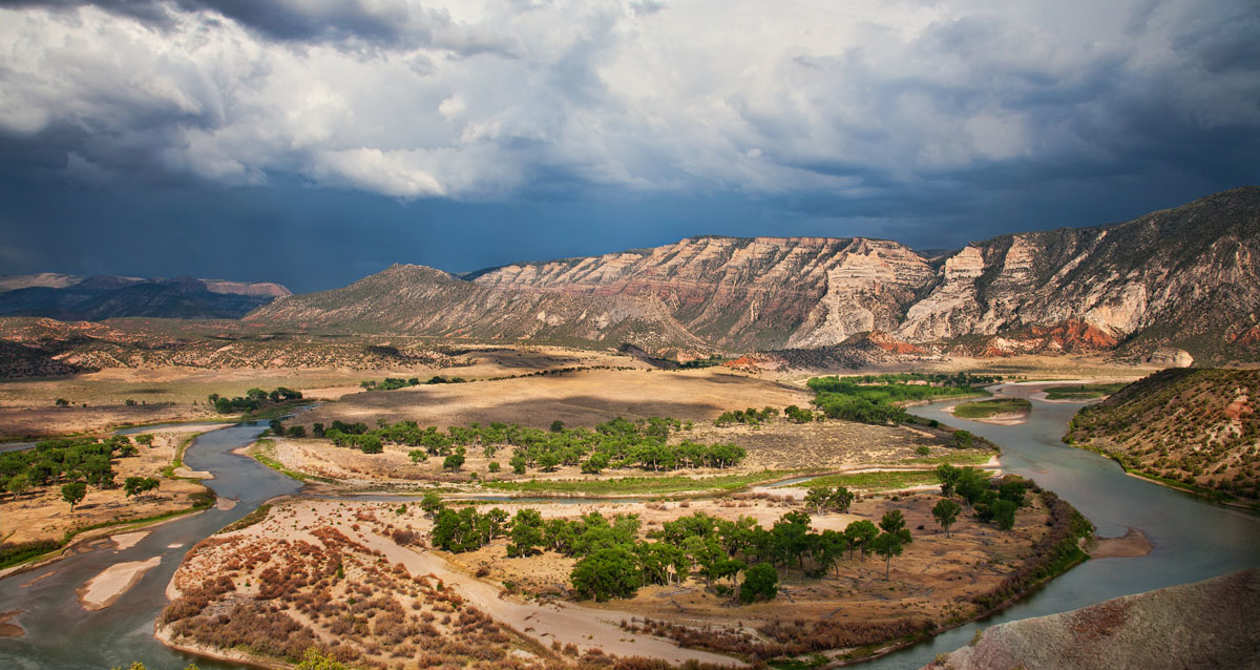 Vernal - Dinosaurland | Photo Gallery | 12 - River and landscape in Vernal Utah