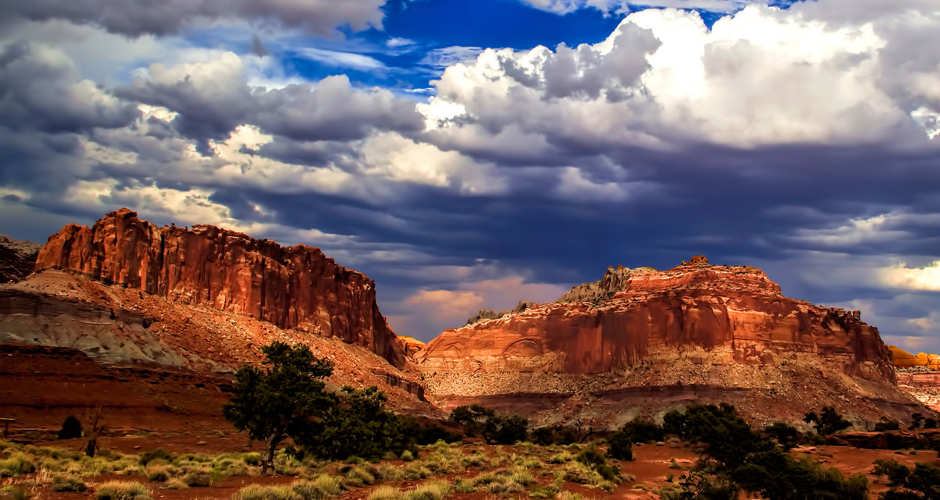 Capitol Reef Visitor Center | Photo Gallery | 0 - Red rock mountains in the desert near Capitol Reef