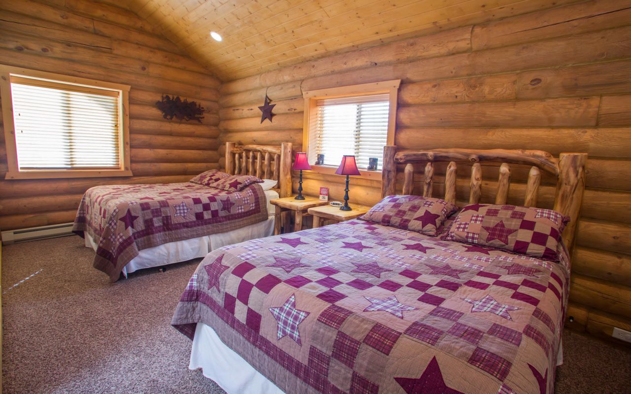 The Cabins at Bear River Lodge | Photo Gallery | 2 - 2 King Beds, 6 Queen Beds, Sleeps 22