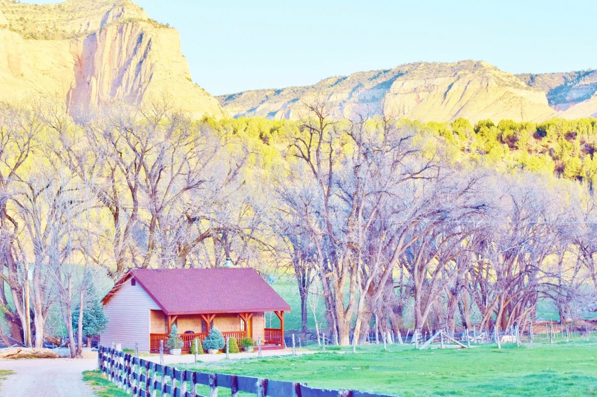 East Zion's Arrowhead Country Inn and Cabins | Photo Gallery | 1 - East Zion is the quieter side of the park, yet still offering guests all the necessary amenities, such as nearby restaurants, laundromats and grocery stores.