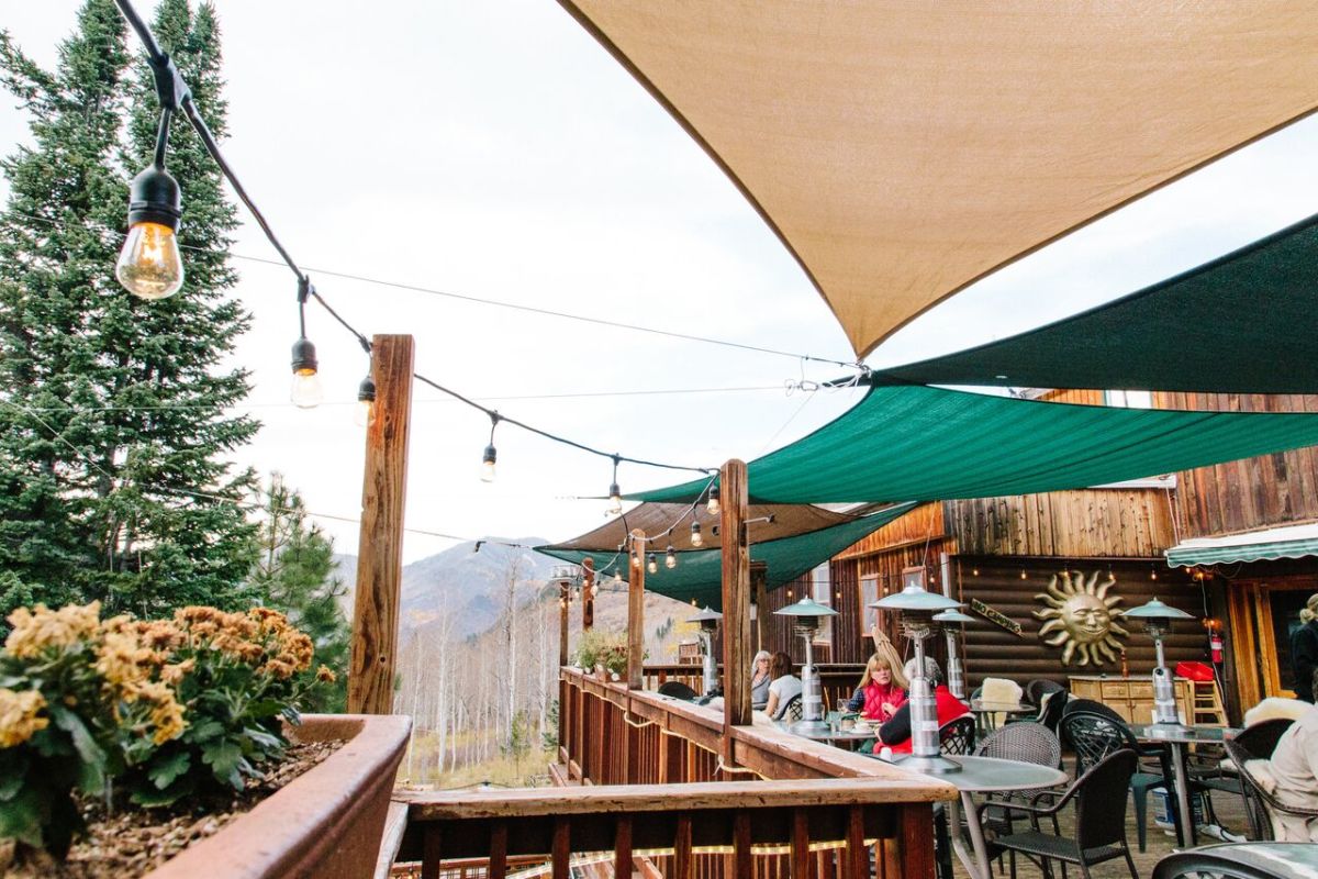 Silver Fork Lodge Restaurant | Photo Gallery | 0 - Outdoor Patio & Dining Area Silver Fork Lodge Restaurant