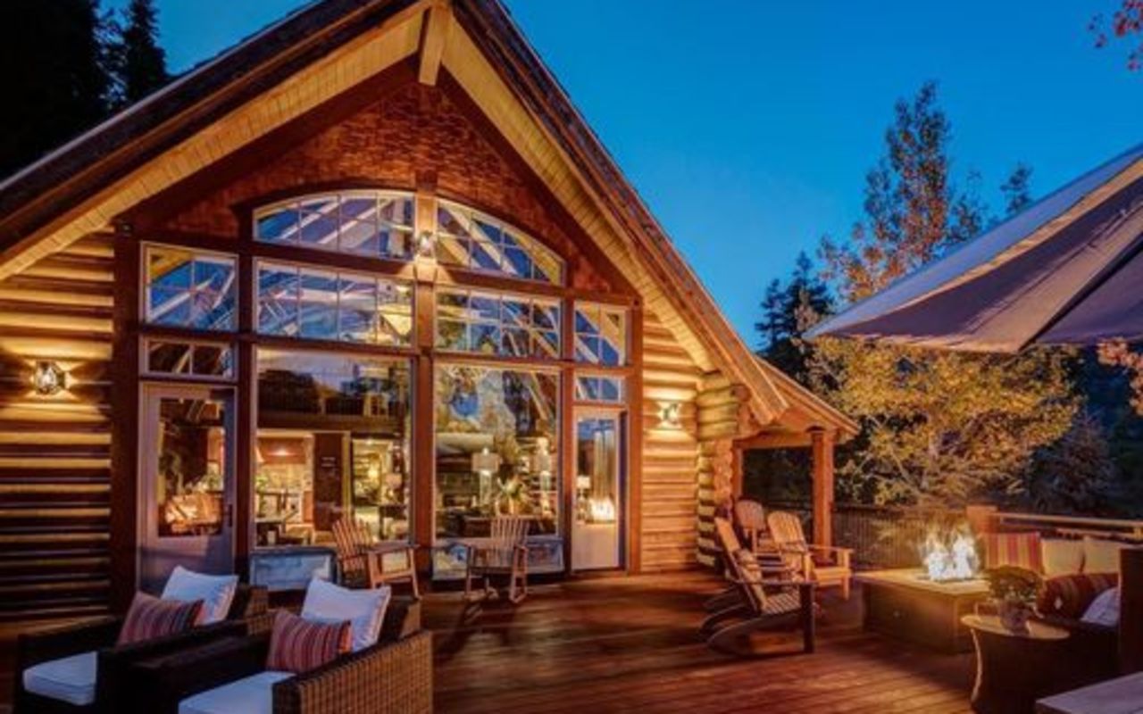 Stewart Mountain Lodging | Photo Gallery | 0 - Eagle's Nest Mountain Home- 5 Bedrooms 5 Bedrooms | 5.5 Baths | 12 Guests | from $1785