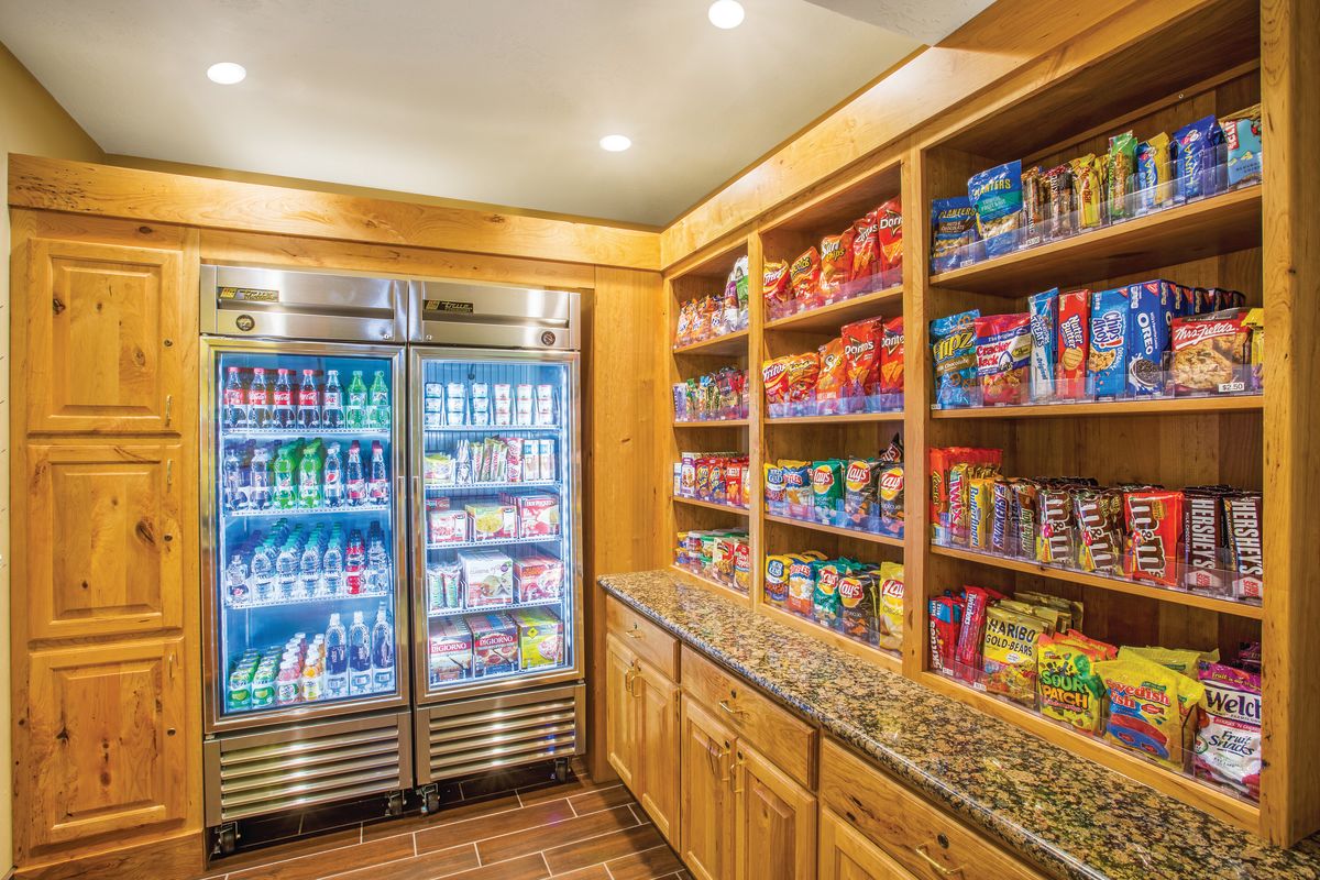 La Quinta Inn & Suites - St. George | Photo Gallery | 1 - Hungry? They've got you covered. Snacks and drinks available for purchase.