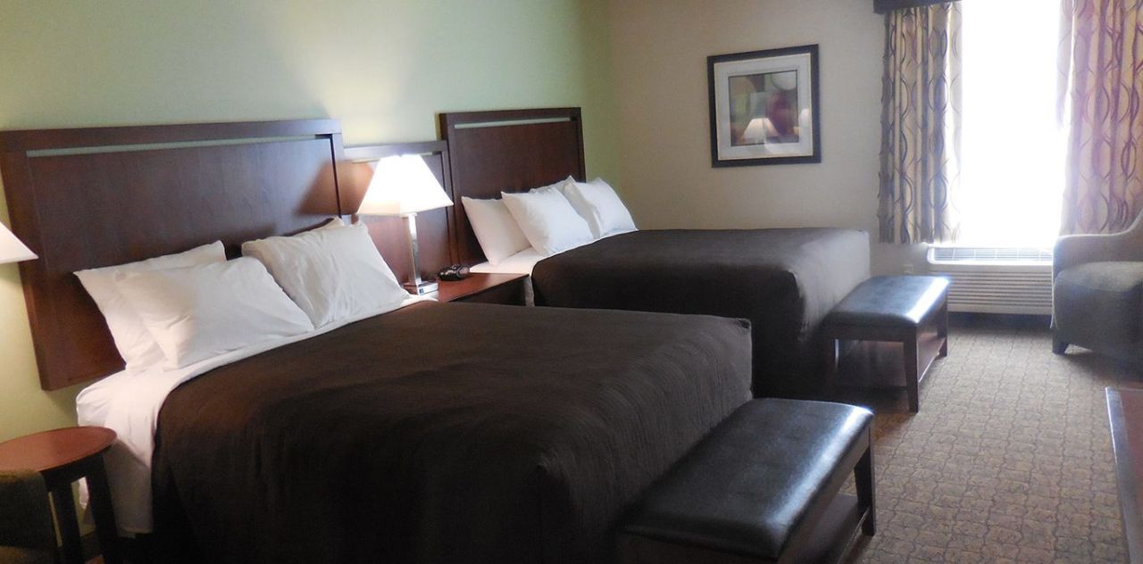 Ledgestone Hotel | Photo Gallery | 1 - Relax in the comfortable accommodations. 