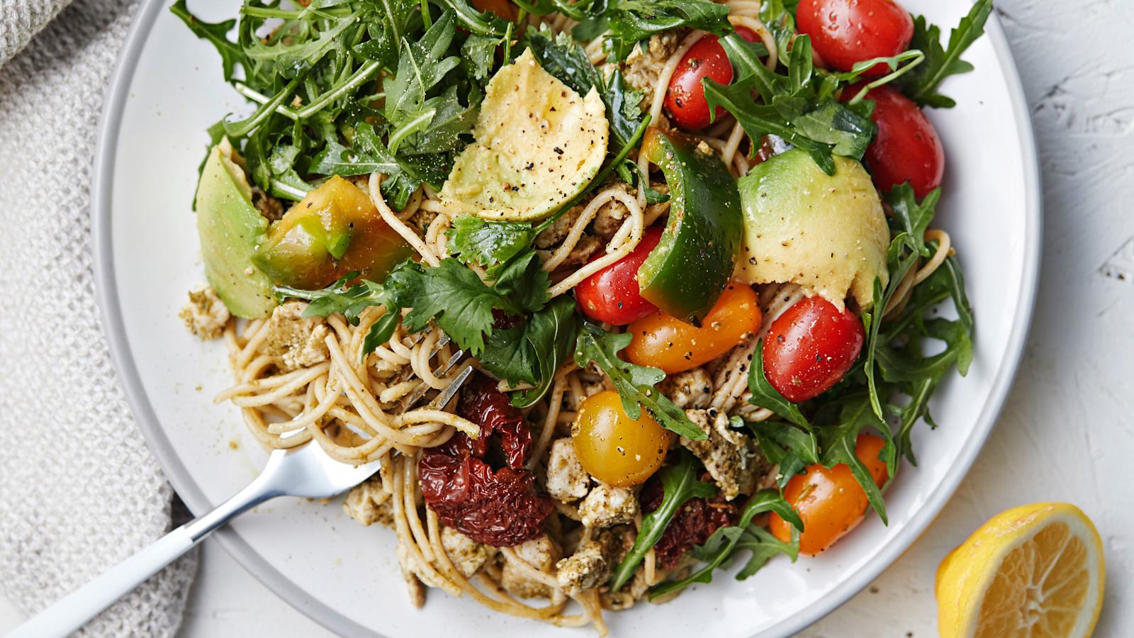 Sitruunainen kana-spagettisalaatti