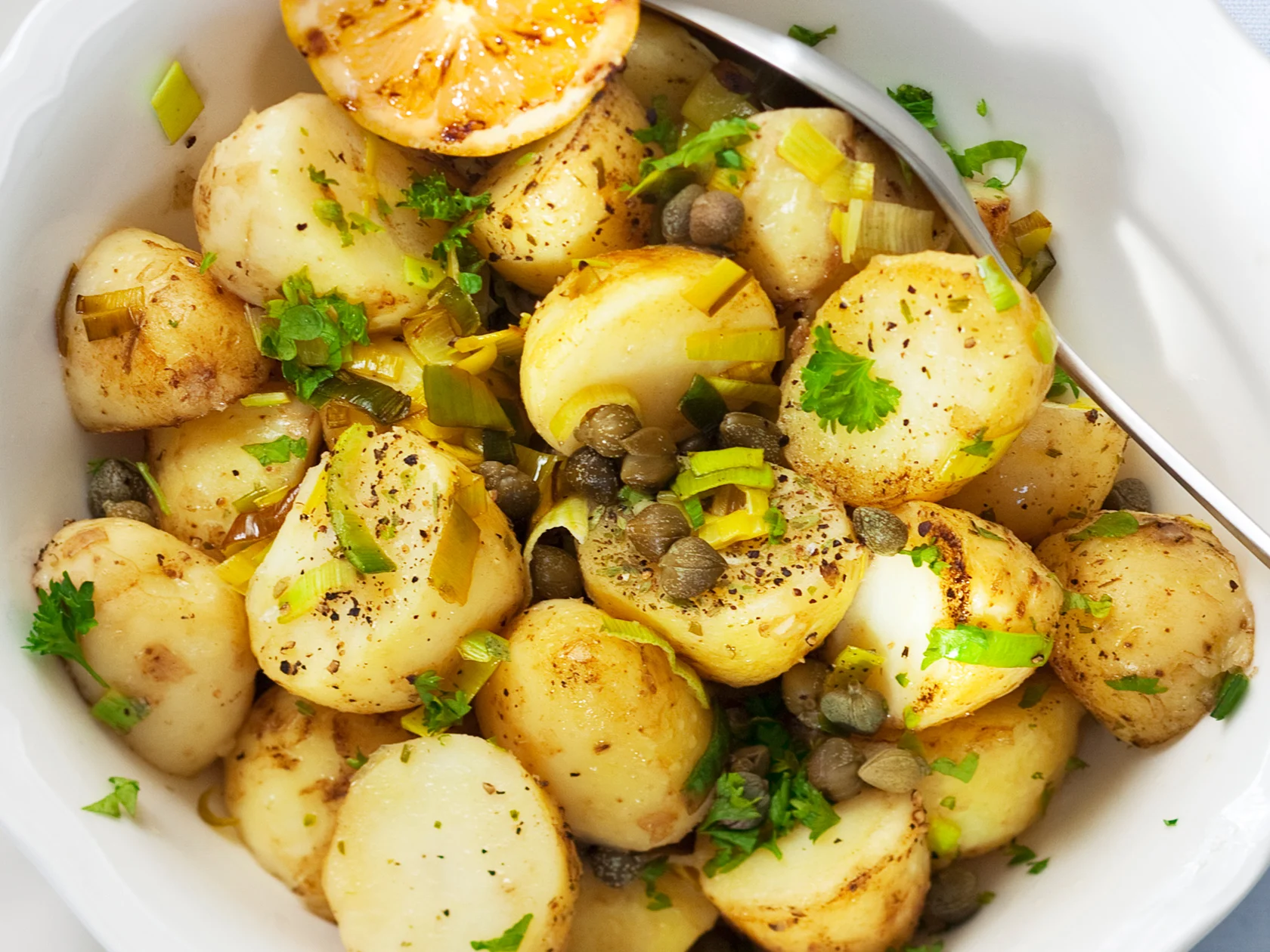 Lämmin purjo-perunalisäke