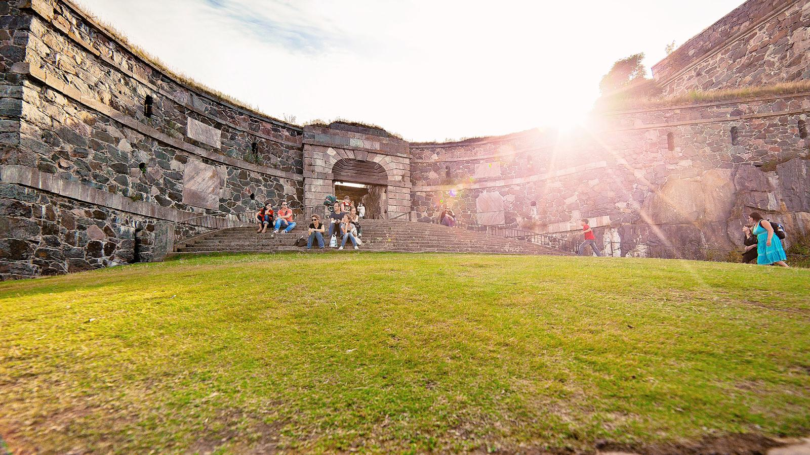 Suomenlinna on Suomen suosituimpia nähtävyyksiä