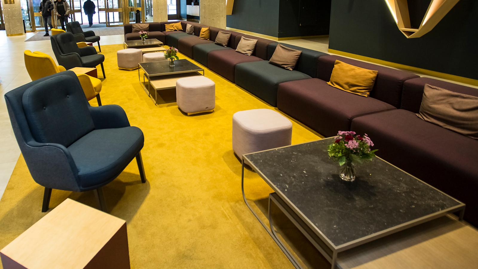 Seikkailu alkaa jo Sokos Hotel Presidentin aulasta.